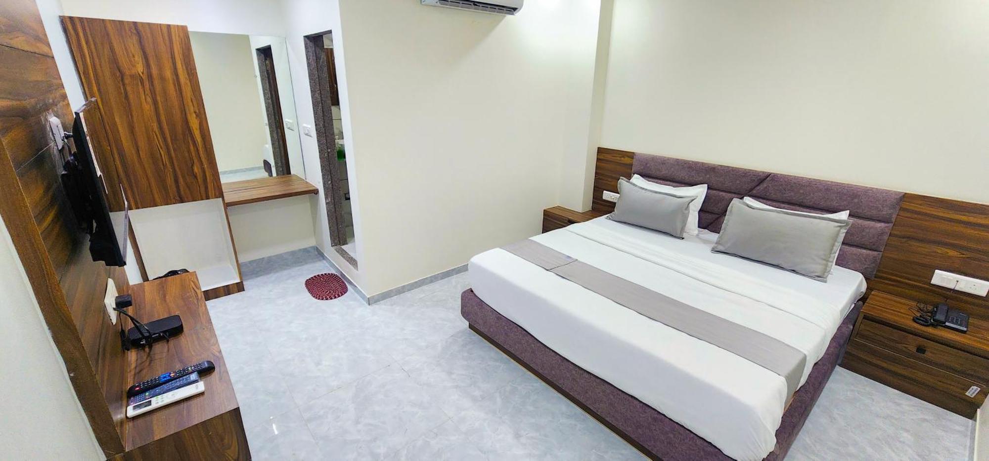 Hotel Nova Blue Ahmedabad Exterior foto
