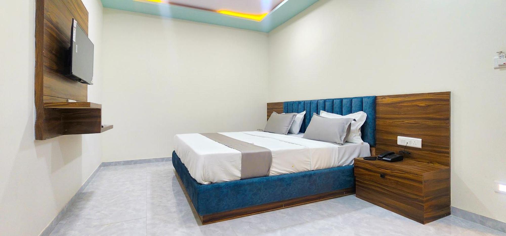 Hotel Nova Blue Ahmedabad Exterior foto