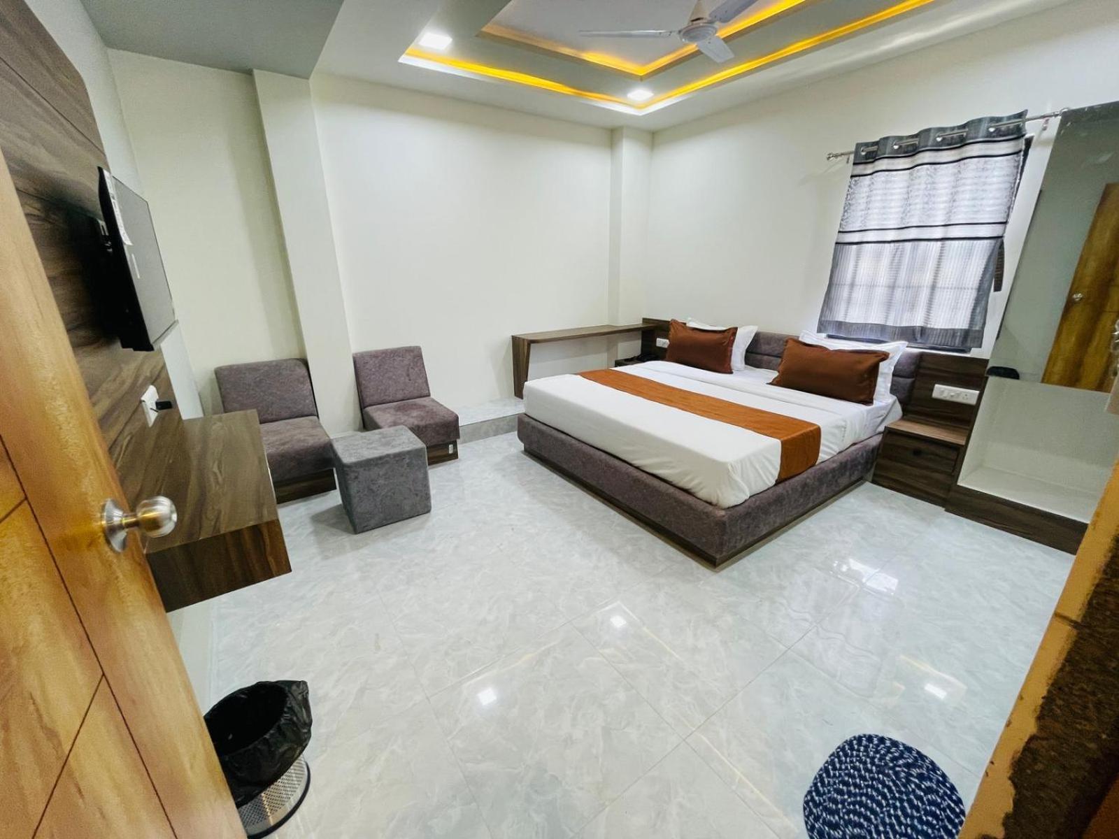 Hotel Nova Blue Ahmedabad Exterior foto