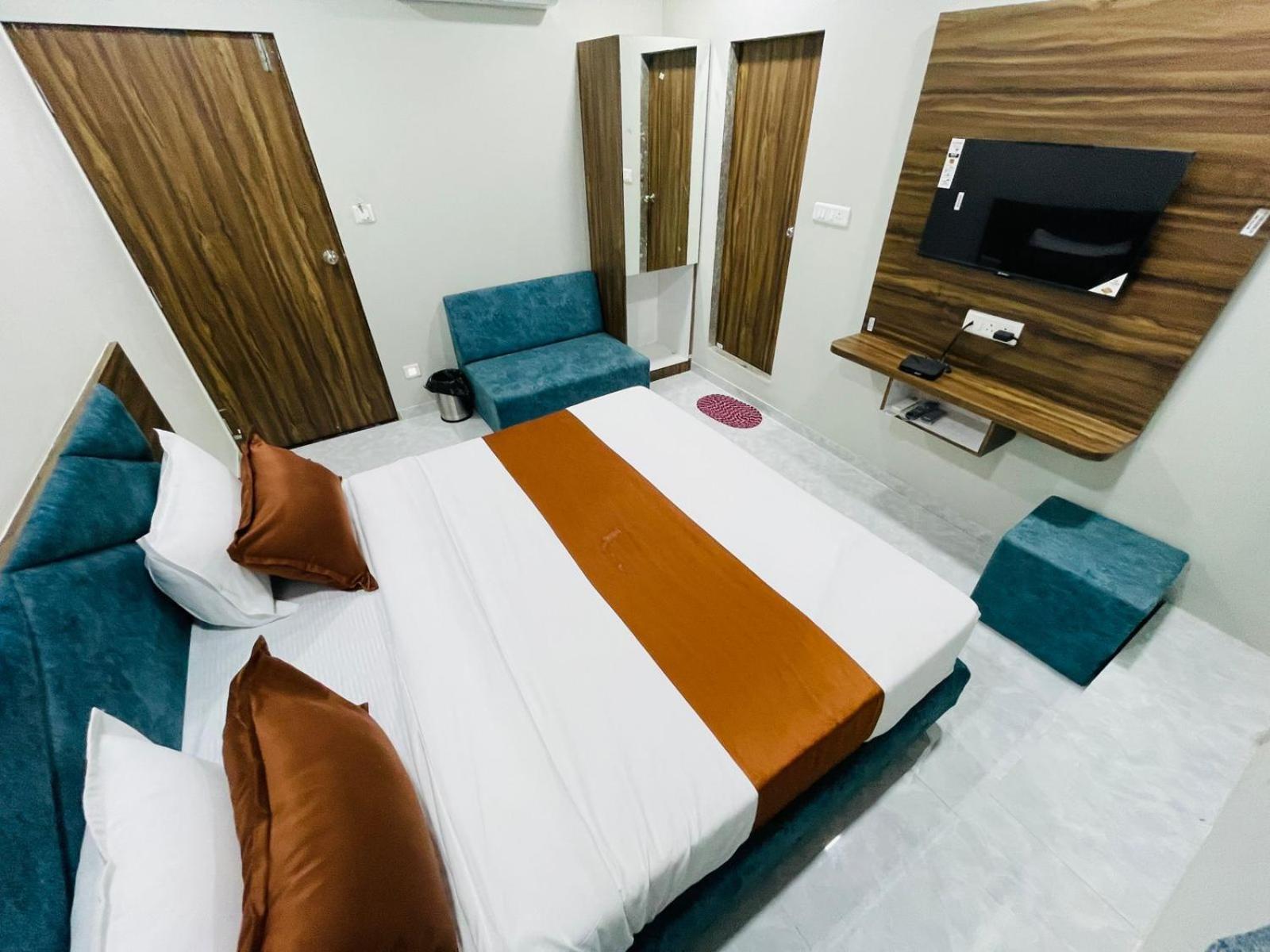 Hotel Nova Blue Ahmedabad Exterior foto